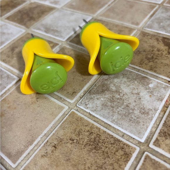 Brand new Yellow and Green Joie Corn Cob Holders. Set of two. BPA. FREE. - Picture 5 of 6